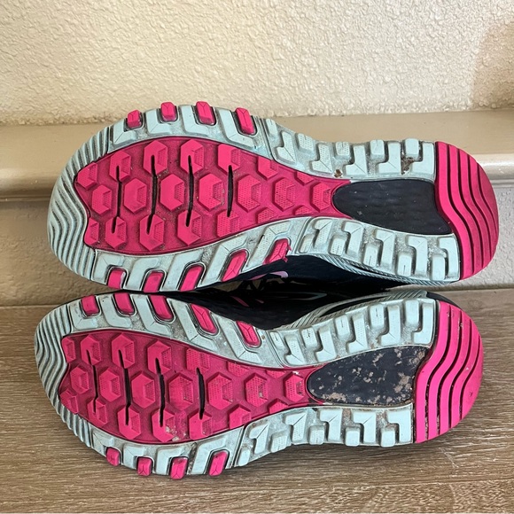 New Balance 410v8 Womens 9.5 Trail Running Shoes Pink Black - Picture 8 of 11